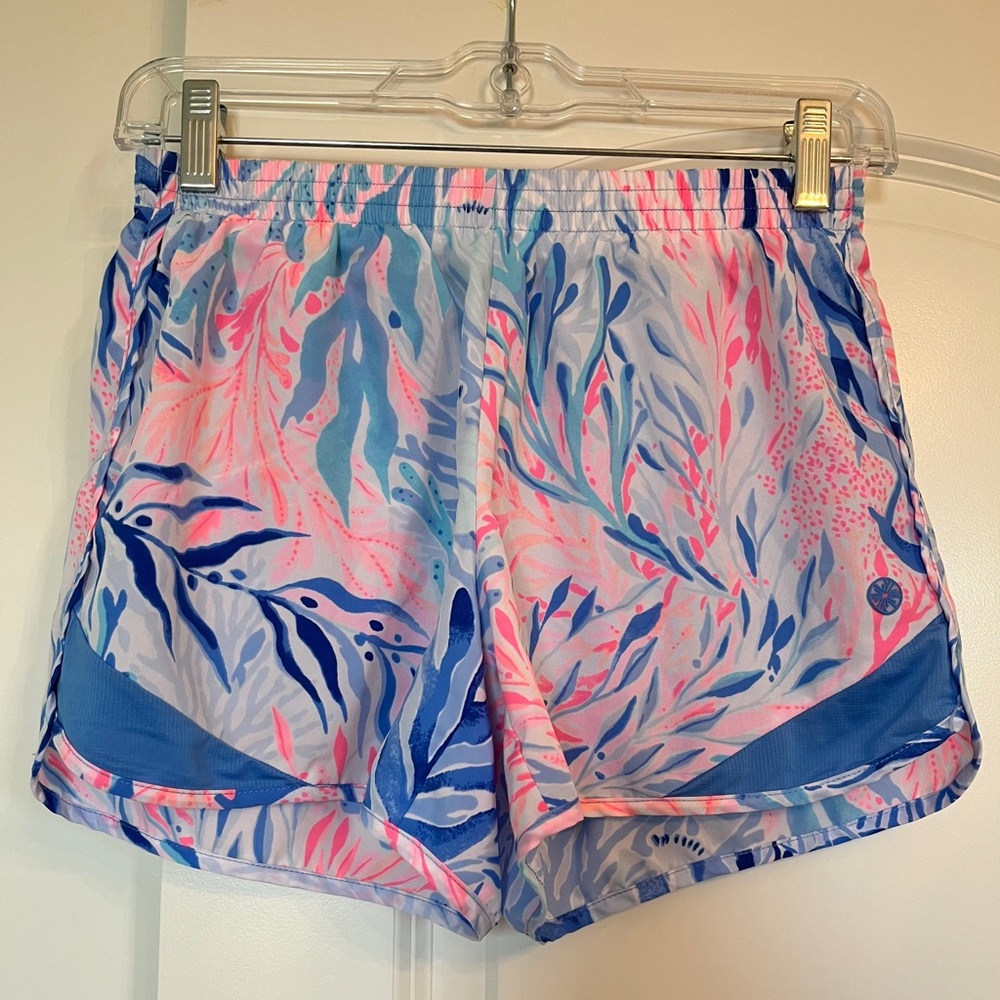 Athletic Lily Pulitzer shorts size Small.